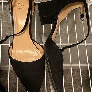 Cute heels black